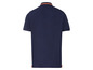 Een donkerblauwe poloshirt met oranje details.