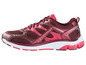 Burgundykleurige hardloopschoenen met roze accenten.