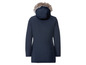 Donkerblauwe winterjas met capuchon en bontkraag.