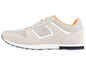Beige sportschoenen met oranje accenten.