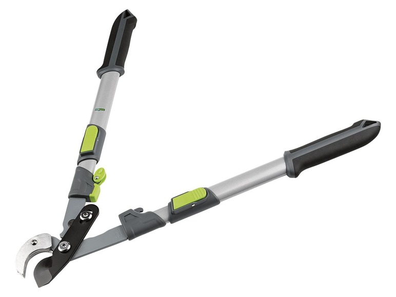 Een lange snoeischaar met telescopische steel.