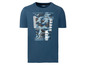 Een blauwe T-shirt van Livergy met een camouflageprint en de tekst 'Urban Wear'.