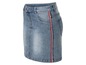 Een denim rok met een rode, witte en blauwe streep.