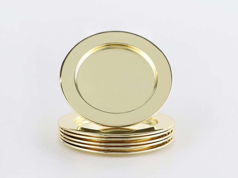 Een stapel gouden onderborden