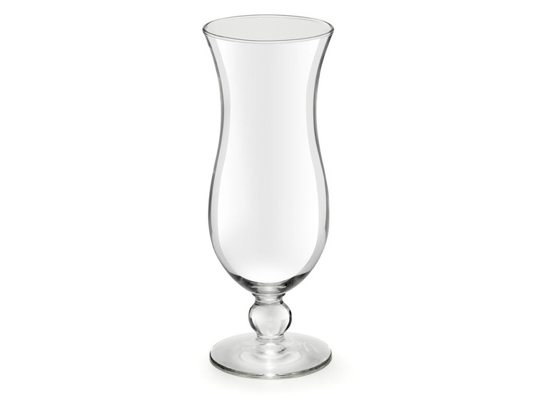 Een leeg glazen cocktailglas.