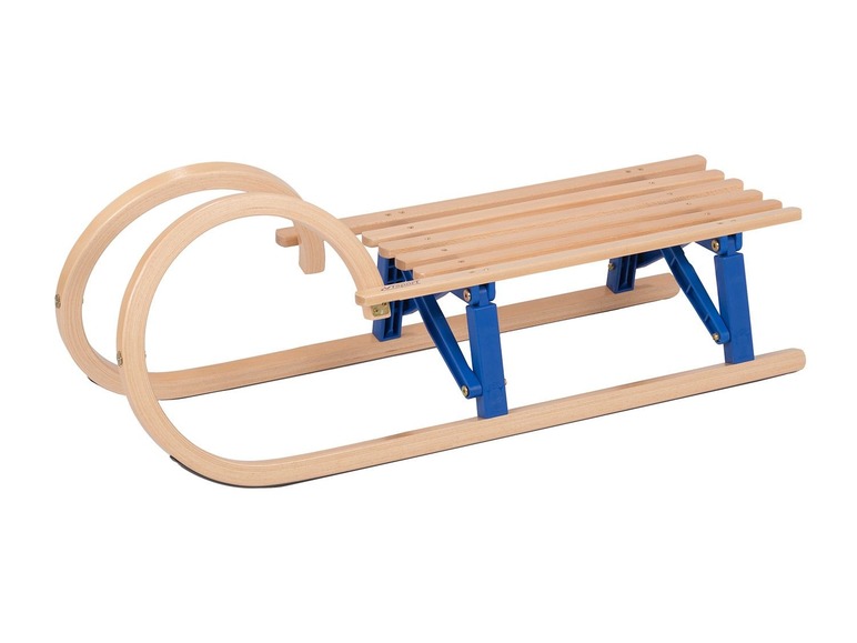 Een houten slee met blauwe details