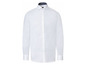 Een wit overhemd met lange mouwen.