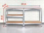 Twee metalen rekken met drie planken, 180 cm breed en 90 cm hoog.