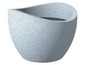 Een ronde, grijze plantenpot met een ruwe textuur.