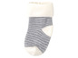 Gestreepte babysokken met witte boord.