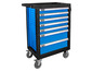 Een blauwe gereedschapswagen met zes laden van het merk Güde.