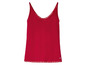 Rood tanktop met kantdetails.