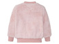 Een roze fleece trui met lange mouwen.