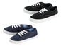 Twee paar zwarte en blauwe sneakers met witte zolen