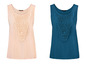Twee sleeveless tops met kantdetails.