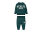Groene baby joggingpak met 'New In The Hood' print.