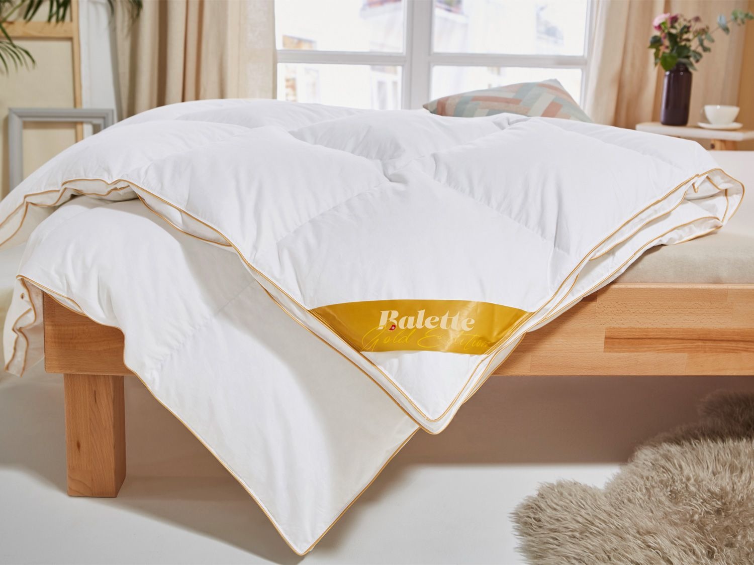 Balette Deluxe Gansedaunen Kassettenbettdecke Gold Edition Warm