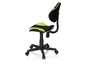 Een zwarte en groene bureaustoel met wielen.