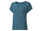 Een blauwe dames T-shirt met korte mouwen.