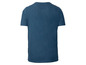 Een donkerblauwe T-shirt met korte mouwen.