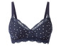 Een donkerblauwe, gebloemde, gevoerde beha met kant.