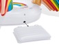 Een opblaasbaar eenhoornzwembad met regenboog en een bijpassende opblaasbare matras.