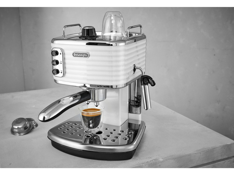 Ga naar volledige schermweergave: Delonghi Scultura espressomachine ECZ351.BK - afbeelding 3