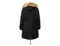 Een zwarte parka met een bontkraag