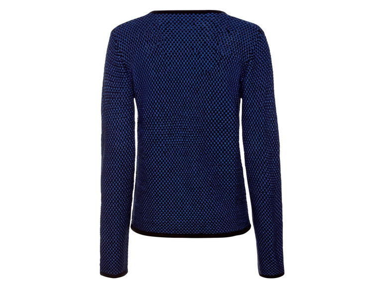 Een donkerblauwe trui met lange mouwen.