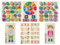 Houten puzzels met letters, cijfers en figuren.