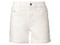 Witte denim shorts met geborduurde bloemen.