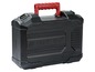 Een zwarte Parkside gereedschapskoffer met rode handgreep.