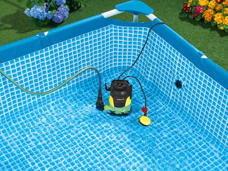 Een Parkside zwembadpomp in een opblaasbaar zwembad.