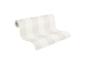 Rol gestreept behang in lichte beige en witte tinten