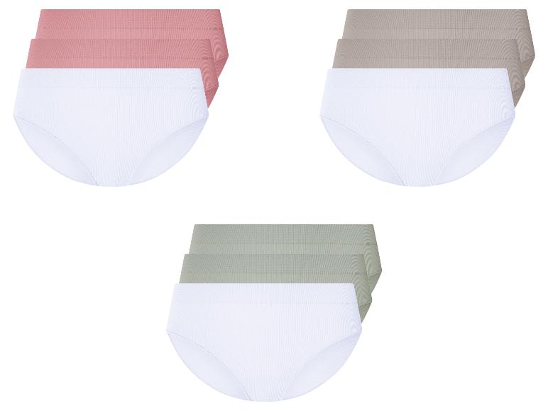 Drie packs slips: wit, roze en grijs.