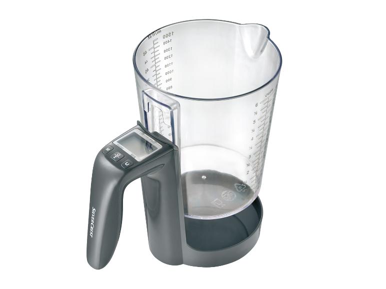 Een SilverCrest digitale keukenweegschaal met maatbeker.