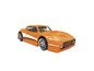 Een oranje speelgoedauto met een sportief ontwerp.