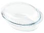 Een ronde glazen ovenschaal met deksel.