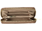 Open beige portemonnee met rits en meerdere vakken.