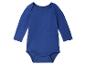 Een blauwe babybody met lange mouwen.