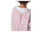 Roze jas met letterprint en wit T-shirt, achteraanzicht