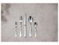 Silvercrest bestekset met mes, grote en kleine vork, grote en kleine lepel op een grijze achtergrond.