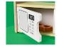Speelgoedmagnetron met open deur, digitaal display en bedieningsknoppen.
