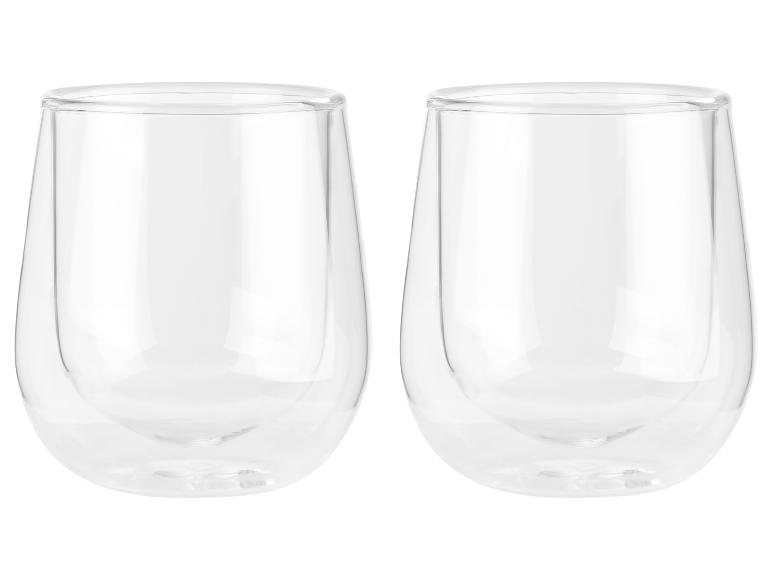 Twee glazen glazen geïsoleerde bekers