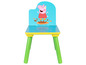 Een houten kinderstoel met Peppa Pig motief.