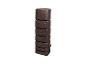 Hoge, slanke bruine regenton met houtnerfstructuur en messing kraan.