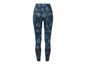 Zwarte leggings met een blauw, abstract patroon en 'Jette Sport' logo.