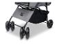 Grijze huisdierenbuggy met wielen en opbergmand.