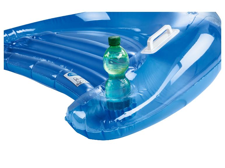 Blauwe opblaasbare drijver met geïntegreerde bekerhouder.