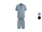 Lichtblauw overhemd met korte mouwen en shortset met twee kleuropties.